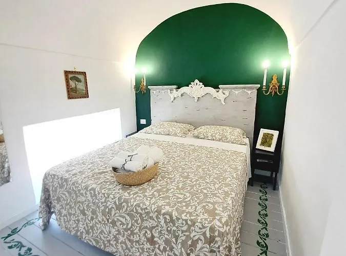 La Dependance 698 * Torre del Greco